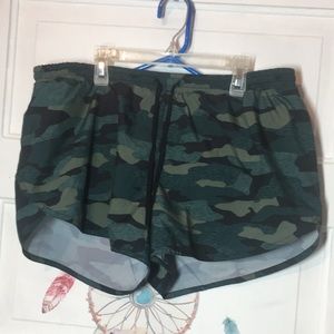 Camo athletic shorts Large